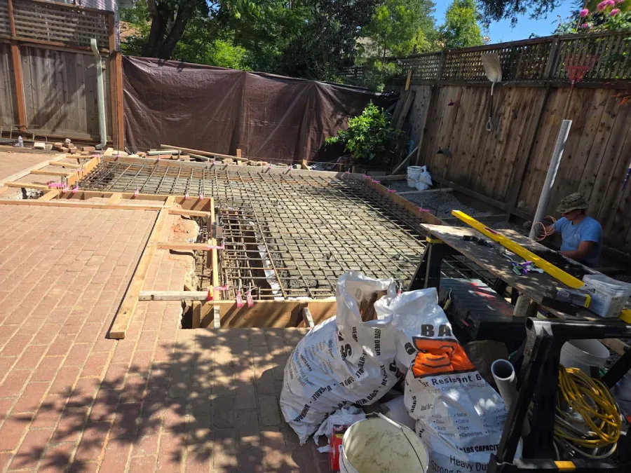 Steel reinforcement inside curved patio forms